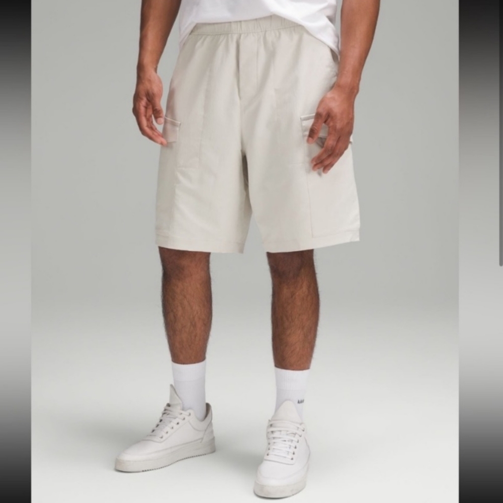 lululemon athletica Men's Cargo Shorts in Light Beige